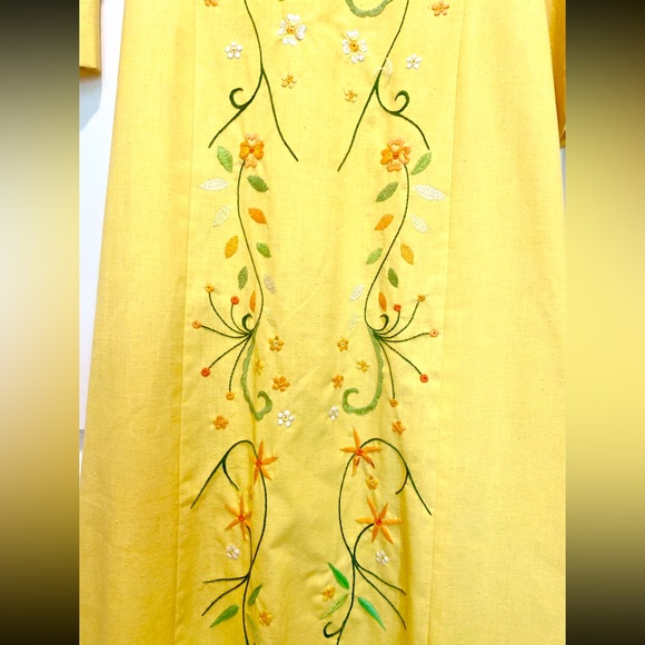 Darling Vintage 🌼🕊️ embroidered daisy dove yellow maxi dress by Emporium - Picture 11 of 14